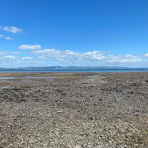Sea-view Flat Near Mumbles. Swansea